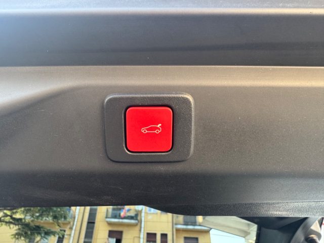 PEUGEOT 3008 HYBRID 136 E-DCS6 GT - foto 16
