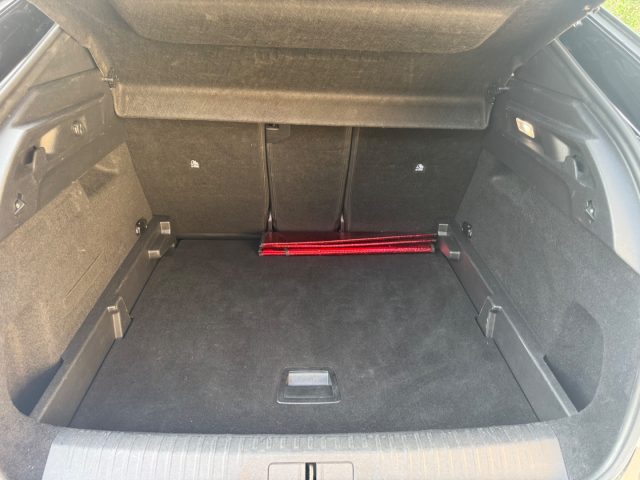 PEUGEOT 3008 HYBRID 136 E-DCS6 GT - foto 17