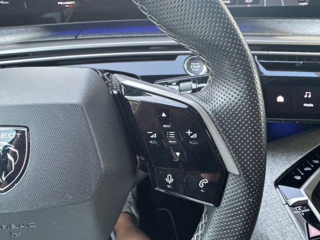 PEUGEOT 3008 HYBRID 136 E-DCS6 GT - foto 25