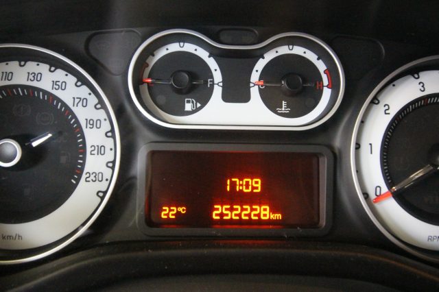 FIAT 500L LIVING 1.3 MULTIJET 95 CV - foto 8