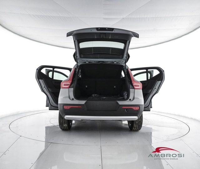 VOLVO XC40 B3 MILD HYBRID BENZINA ESSENTIAL - foto 7