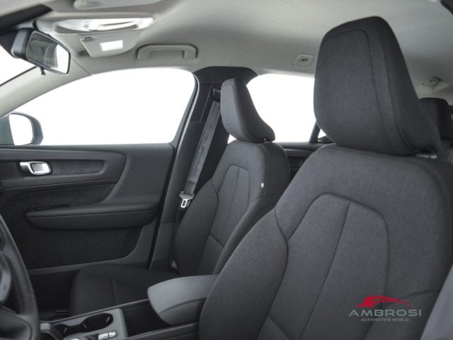 VOLVO XC40 B3 MILD HYBRID BENZINA ESSENTIAL - foto 8