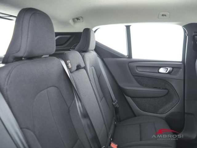 VOLVO XC40 B3 MILD HYBRID BENZINA ESSENTIAL - foto 10