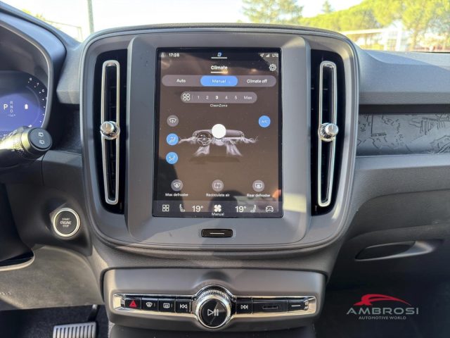 VOLVO XC40 B3 MILD HYBRID BENZINA ESSENTIAL - foto 14