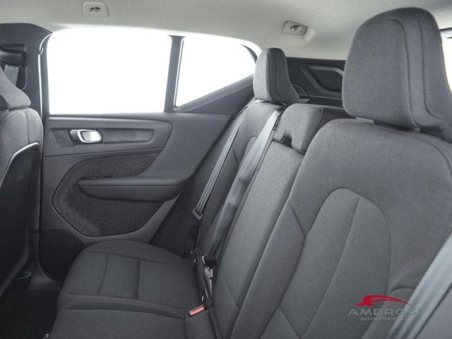VOLVO XC40 B3 MILD HYBRID BENZINA ESSENTIAL - foto 9