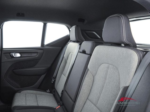 VOLVO XC40 B3 MILD HYBRID BENZINA CORE - foto 9