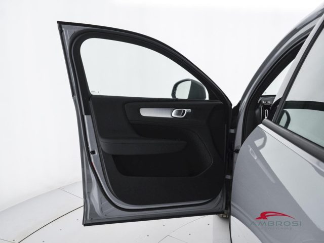 VOLVO XC40 B3 MILD HYBRID BENZINA CORE - foto 11