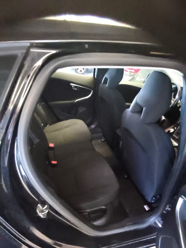 VOLVO V40 D2 1.6 BUSINESS - foto 10