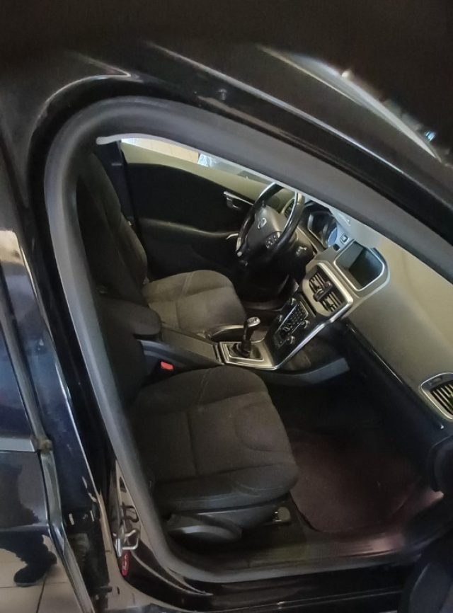 VOLVO V40 D2 1.6 BUSINESS - foto 9