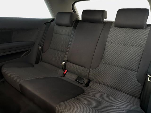 AUDI A3 1.9 TDI S-LINE - foto 13