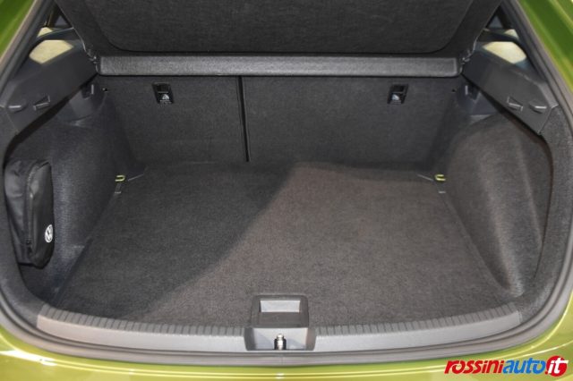 VOLKSWAGEN TAIGO 1.5 TSI 150 CV DSG R-LINE + R18  - foto 16