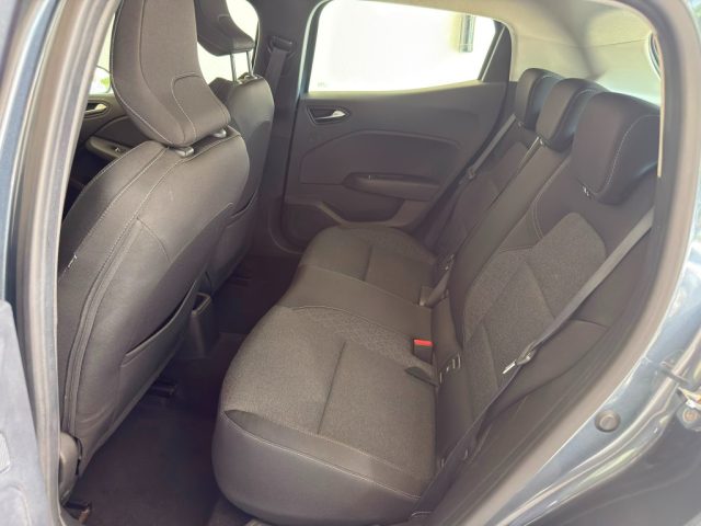 RENAULT CLIO V 1.6 E-TECH HYBRID 140 ZEN - foto 18