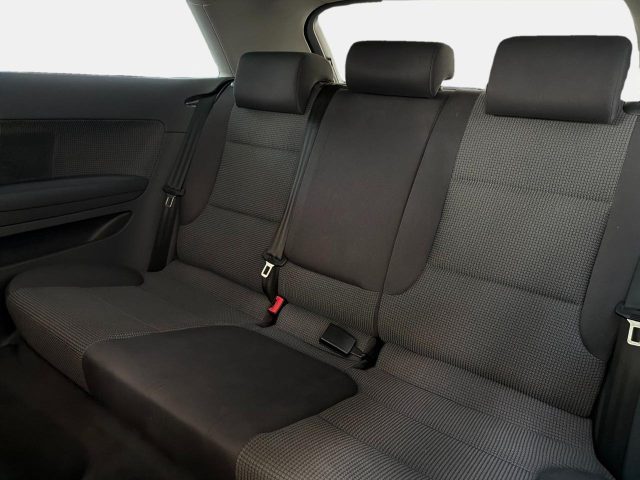 AUDI A3 1.9 TDI S-LINE - foto 13