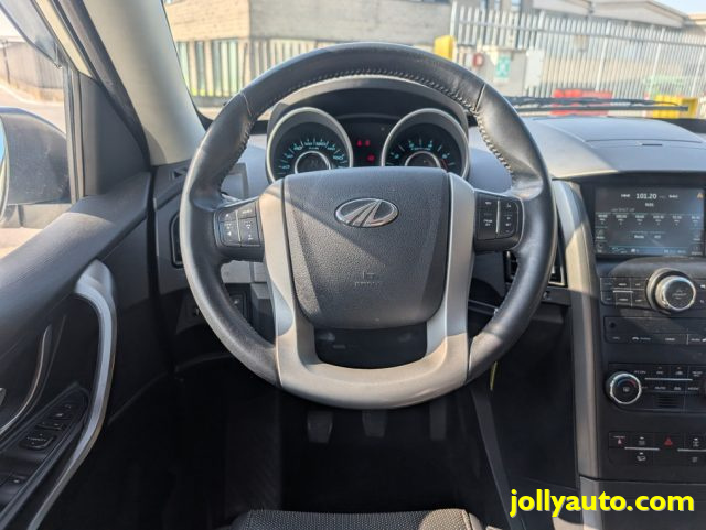 MAHINDRA XUV500 2.2 16V AWD W8 N1 - AUTOCARRO 5  - foto 11