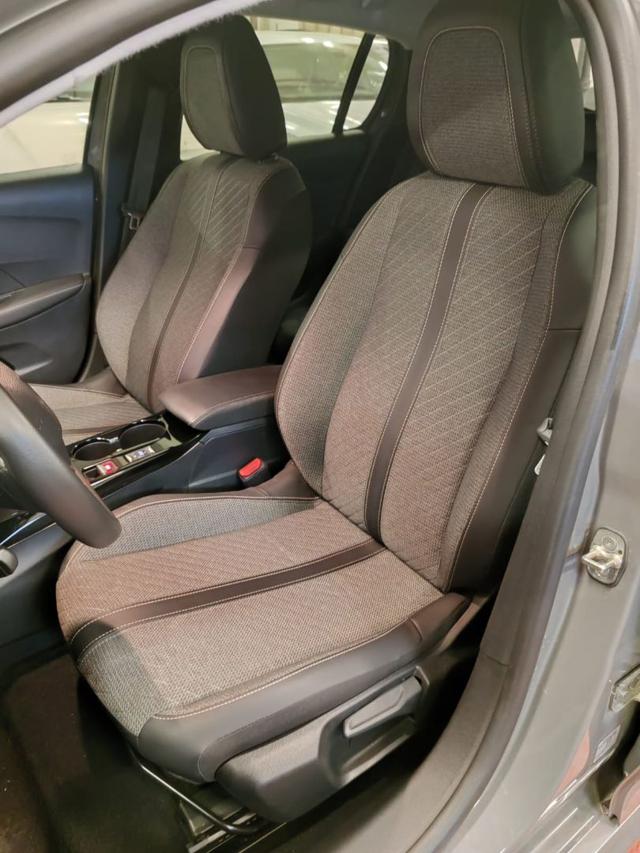 PEUGEOT 208 HYBRID 100 E-DCS6 ALLURE - foto 12