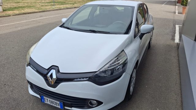 RENAULT Clio Bianco pastello