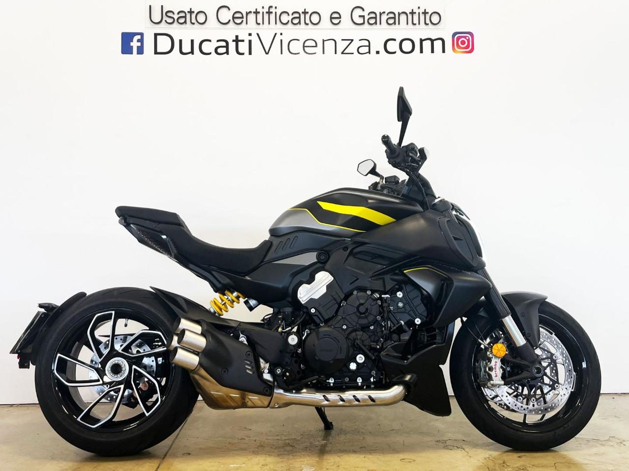 Immagine veicolo DUCATI Diavel V4 DARK STEALTH YELLOW 2026 Benzina