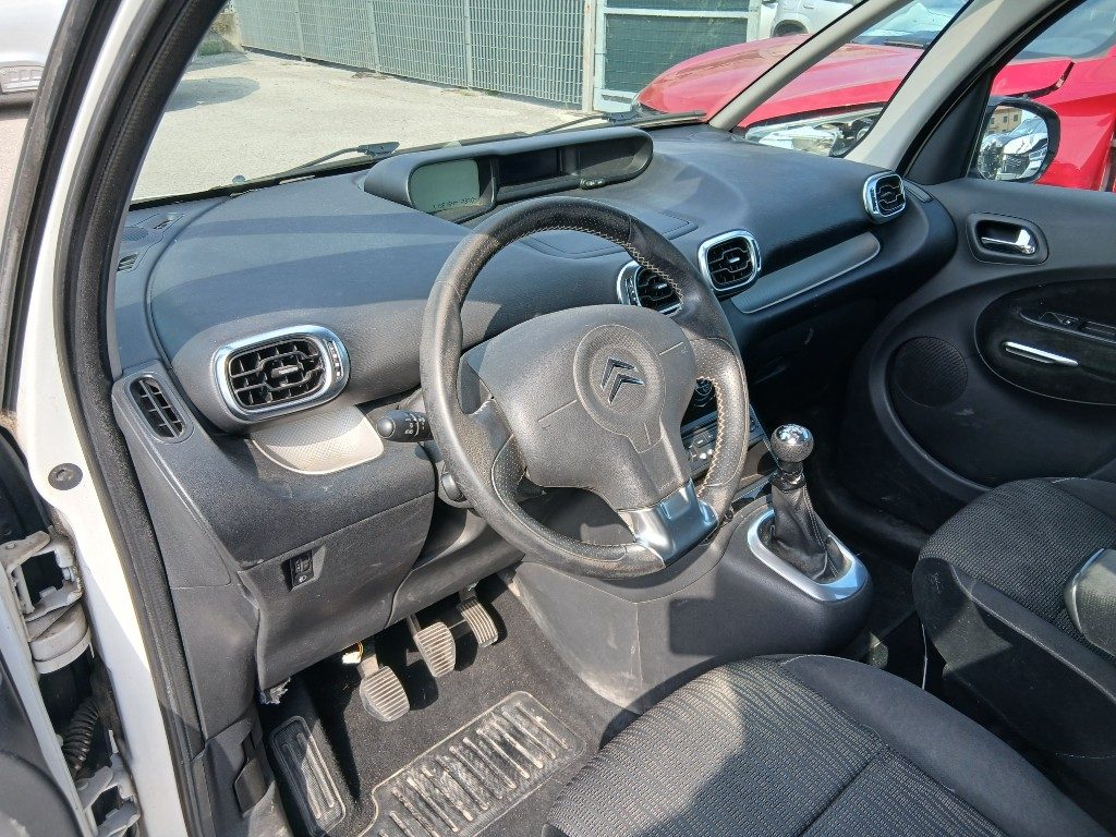 Immagine di CITROEN C3 Picasso 1.4 VTi 95 Exclusive Style del 09/2010 km 196164