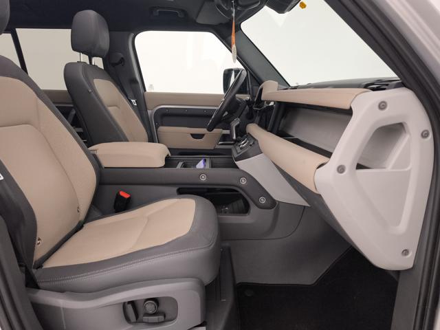 LAND ROVER DEFENDER 3.0D I6 MHEV X-DYNAMIC SE AWD 25 - foto 33