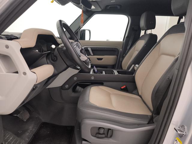 LAND ROVER DEFENDER 3.0D I6 MHEV X-DYNAMIC SE AWD 25 - foto 11