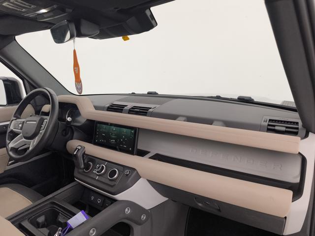 LAND ROVER DEFENDER 3.0D I6 MHEV X-DYNAMIC SE AWD 25 - foto 32