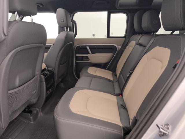 LAND ROVER DEFENDER 3.0D I6 MHEV X-DYNAMIC SE AWD 25 - foto 24