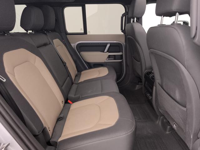 LAND ROVER DEFENDER 3.0D I6 MHEV X-DYNAMIC SE AWD 25 - foto 31