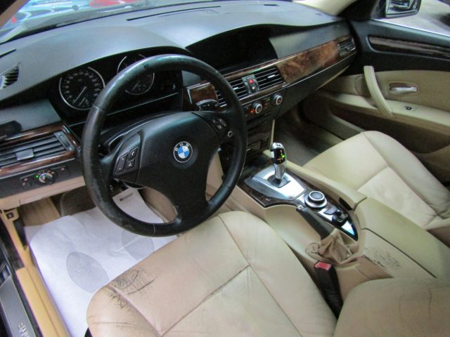 BMW 525 525D TOURING FUTURA * 370.000 KM - foto 9