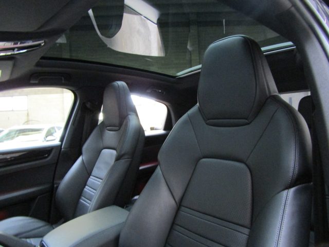 PORSCHE CAYENNE COUPÉ 3.0 V6 E-HYBRID * 132.000  - foto 10
