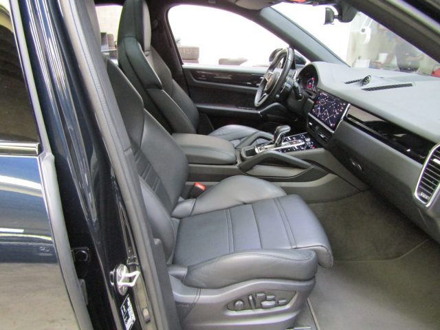 PORSCHE CAYENNE COUPÉ 3.0 V6 E-HYBRID * 132.000  - foto 15