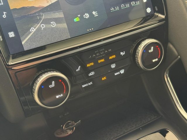 JAGUAR E-PACE 2.0D I4 163 CV AWD AUTO R-DYNAMI - foto 14