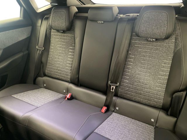 PEUGEOT 3008 HYBRID 145 E-DCS6 ALLURE - foto 14