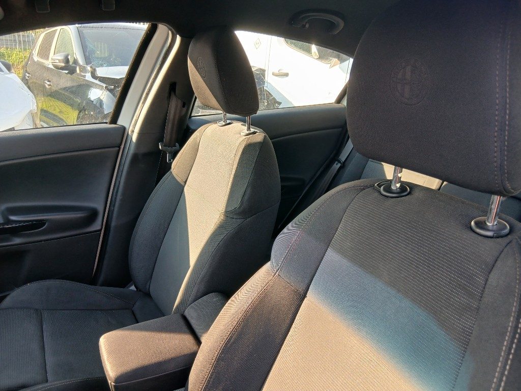 Immagine di ALFA ROMEO Giulietta 2.0 JTDm-2 140 CV del 01/2011 km 257213