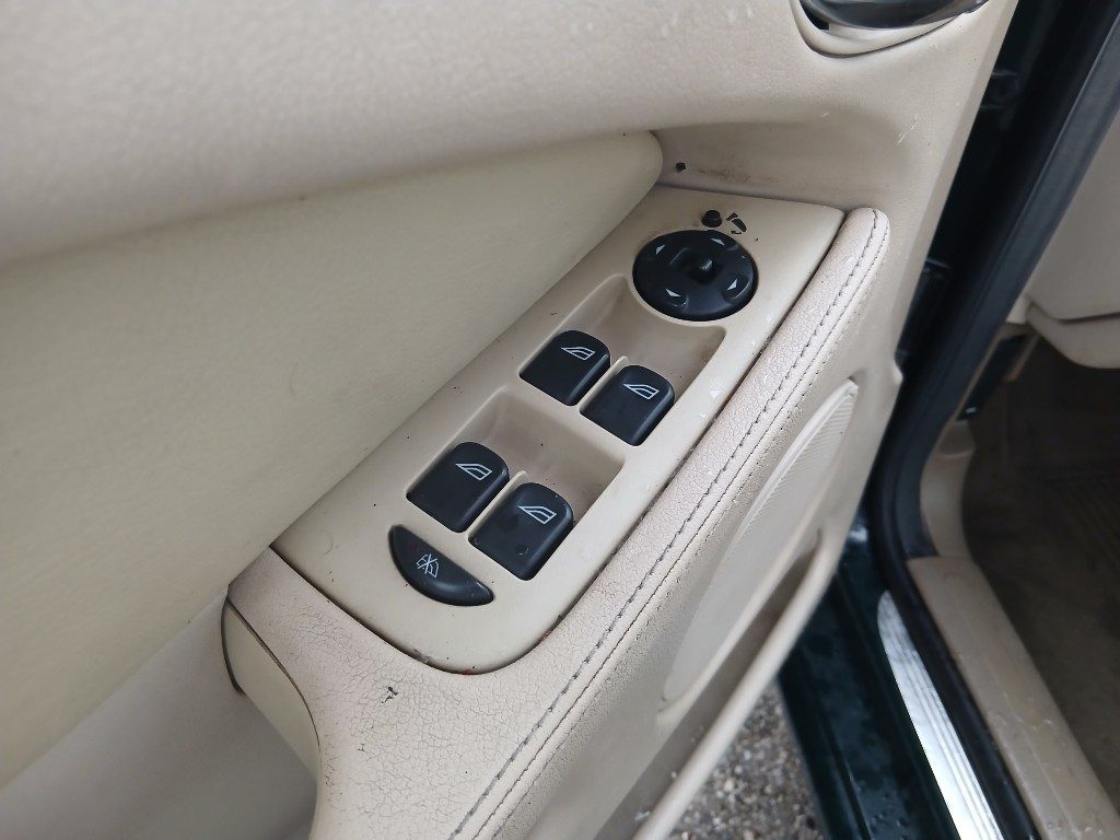 Immagine di JAGUAR X-Type 2.5 V6 24V cat del 04/2002 km 179273