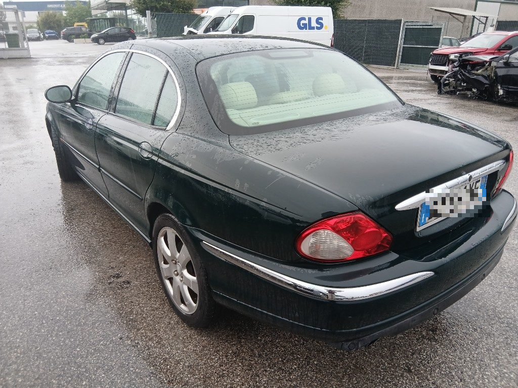 Immagine di JAGUAR X-Type 2.5 V6 24V cat del 04/2002 km 179273