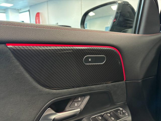 MERCEDES-BENZ GLA 180 D AMG PREMIUM AUTOMATICO - foto 29