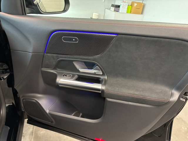 MERCEDES-BENZ GLA 180 D AMG PREMIUM AUTOMATICO - foto 20