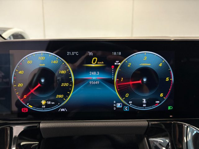 MERCEDES-BENZ GLA 180 D AMG PREMIUM AUTOMATICO - foto 46