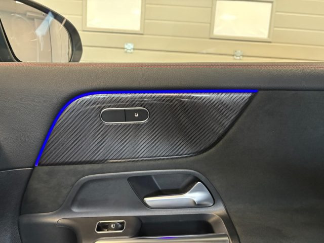 MERCEDES-BENZ GLA 180 D AMG PREMIUM AUTOMATICO - foto 15