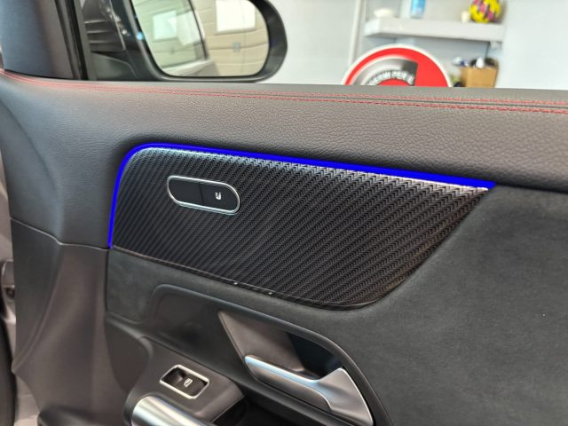 MERCEDES-BENZ GLA 180 D AMG PREMIUM AUTOMATICO - foto 31