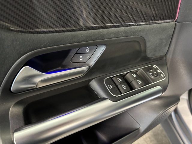 MERCEDES-BENZ GLA 180 D AMG PREMIUM AUTOMATICO - foto 39