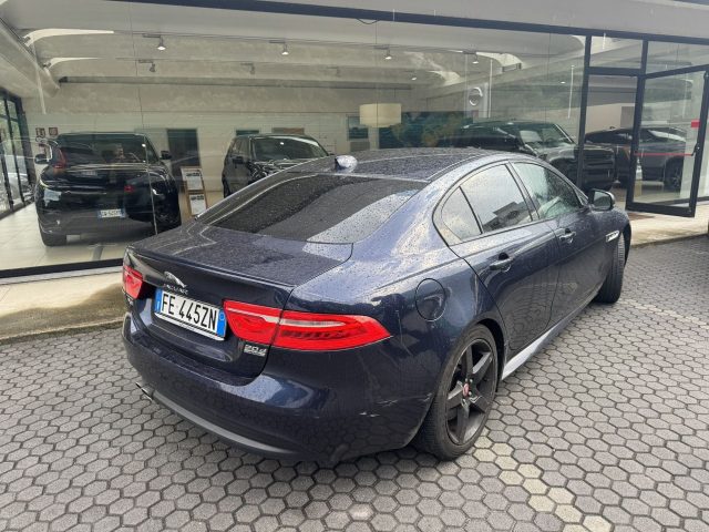 JAGUAR XE Blu metallizzato