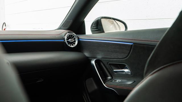 MERCEDES-BENZ CLA 200 D SHOOTING BRAKE PREMIUM IVA ESP - foto 17