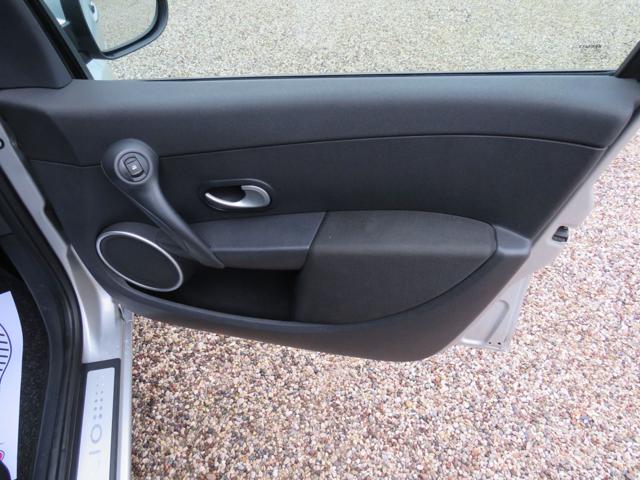 RENAULT CLIO 1.5 DCI 85CV SPORTOUR LUXE - foto 17
