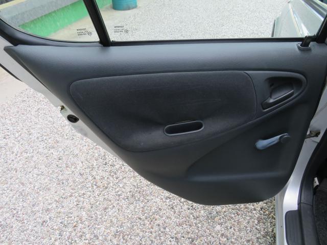 TOYOTA YARIS 1.0I 16V CAT 5 PORTE SOL '03 - foto 16
