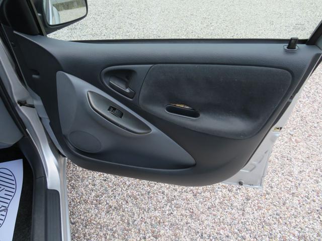 TOYOTA YARIS 1.0I 16V CAT 5 PORTE SOL '03 - foto 21