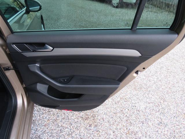 VOLKSWAGEN PASSAT VARIANT 1.6 TDI DSG BLUEMOTION TECH. - foto 20