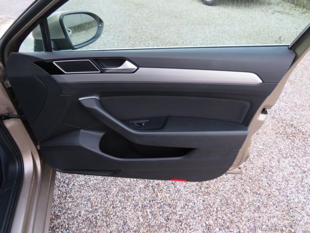 VOLKSWAGEN PASSAT VARIANT 1.6 TDI DSG BLUEMOTION TECH. - foto 22
