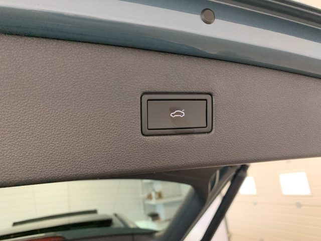 VOLKSWAGEN TIGUAN TETTO APRIBILE 2.0 TDI SCR DSG E - foto 19