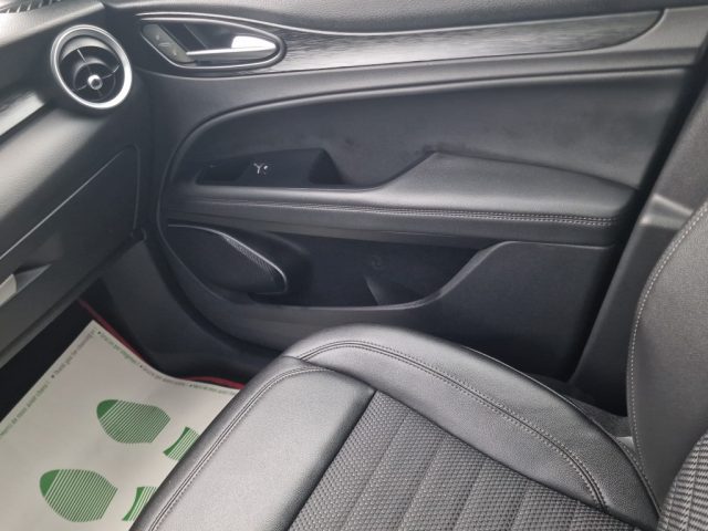 ALFA ROMEO STELVIO 2.2 TURBODIESEL 210 CV AT8 Q4 SU - foto 17